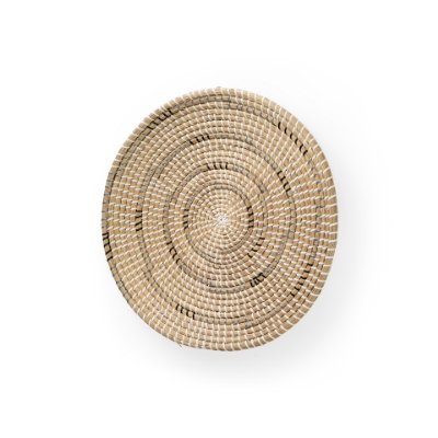 69602 - Avel  18.0L x 18.0W x 3.0H  Light Brown Seagrass W/Dark Brown String Round Wall Hanging Plate