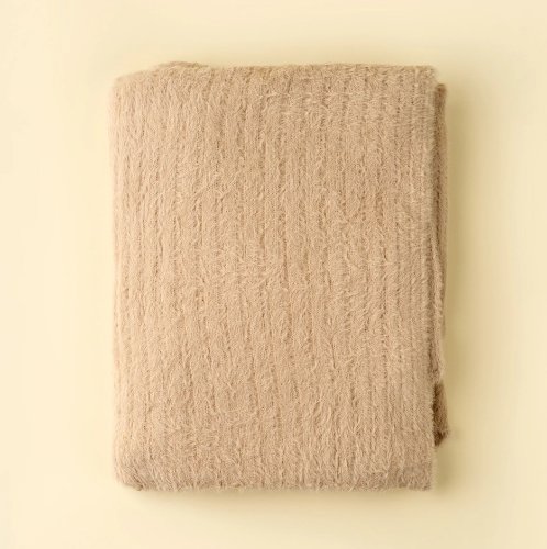 IN8185 - Snug Throw, Oat